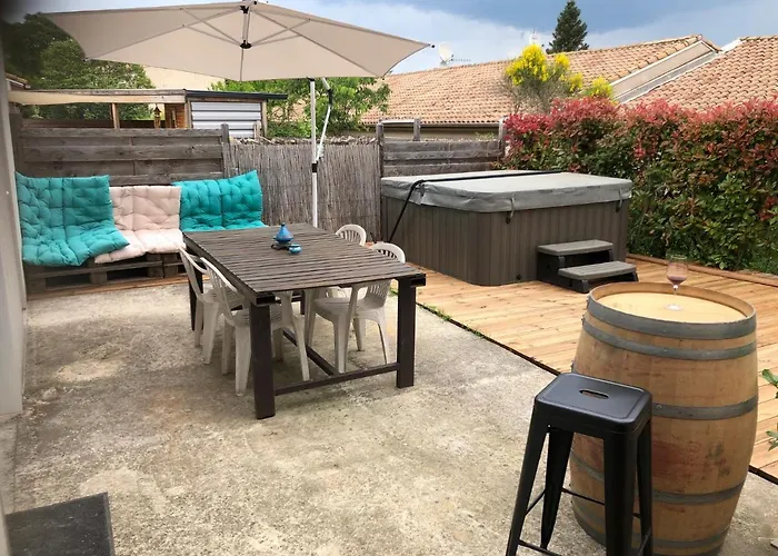 Avec Jacuzzi Saint-Martin-de-Londres